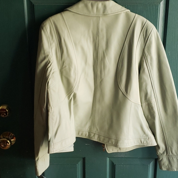 Jacket - Picture 4 of 4